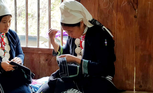 Phụ nữ Dao Tiền xóm Nà Chắn: Gìn giữ, phát huy nghề thêu thổ cẩm